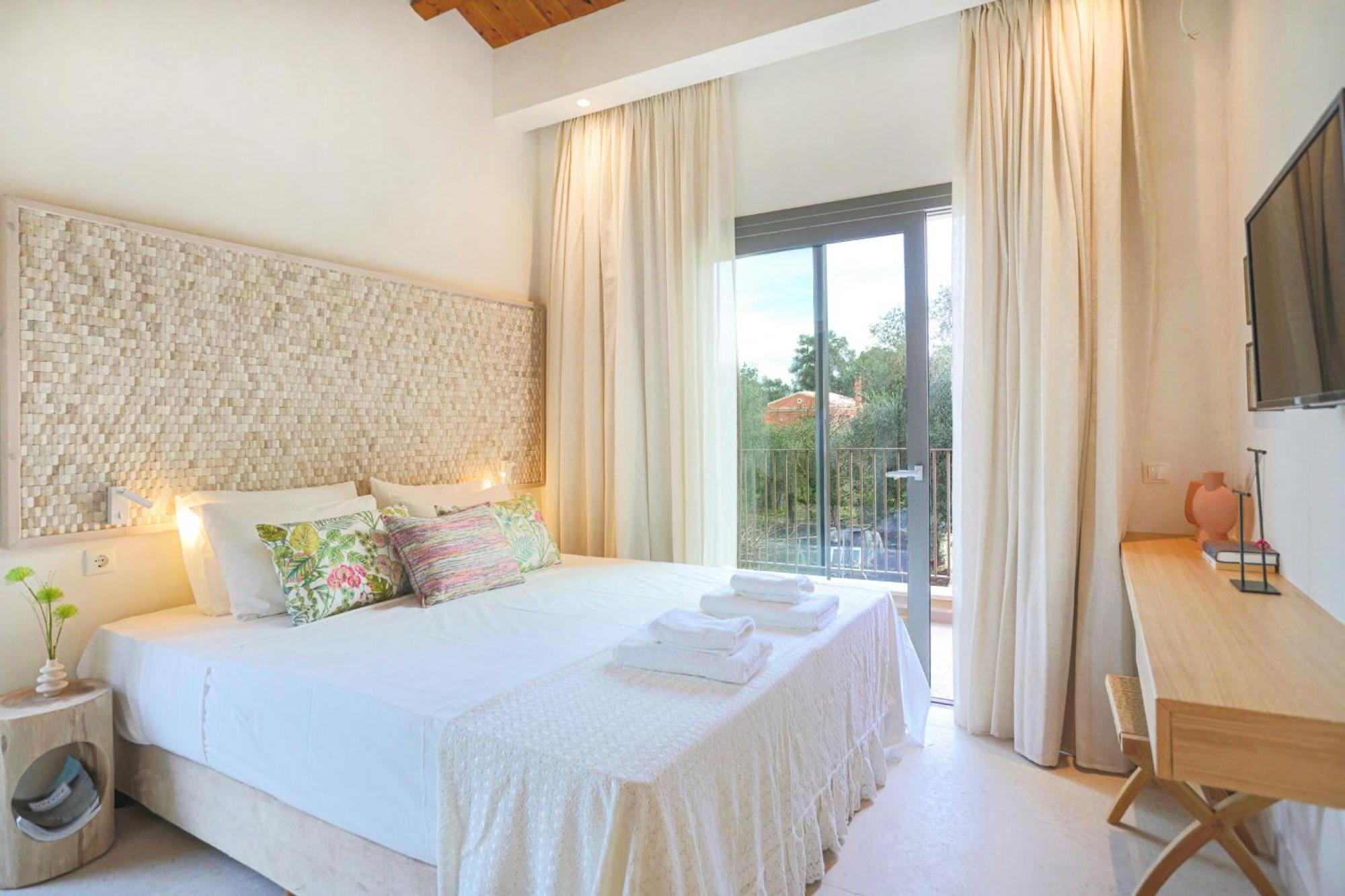 A Village Estate Villa Kouramades