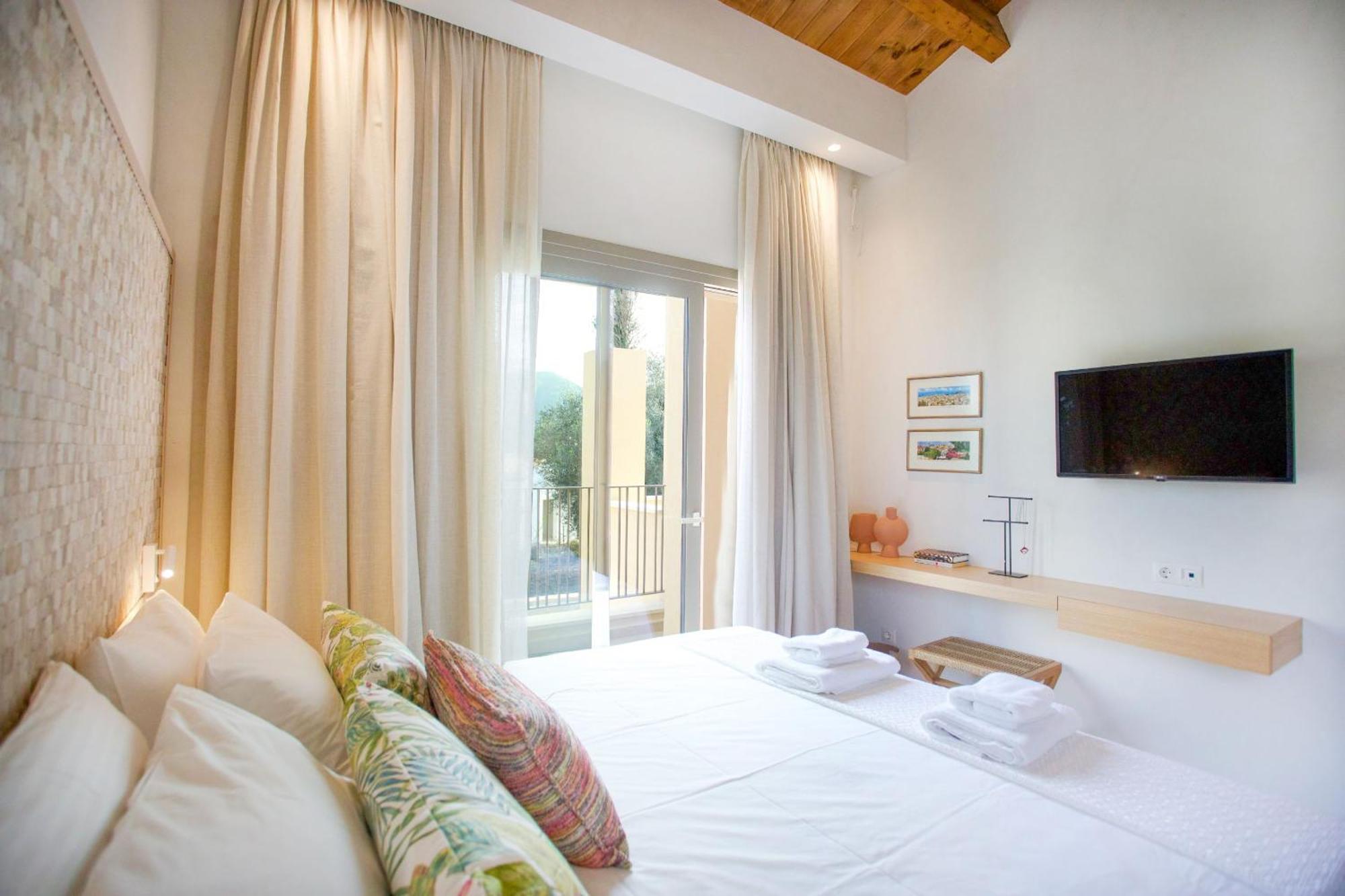 A Village Estate Villa Kouramádes